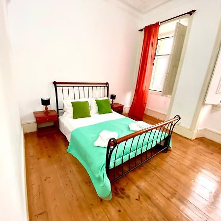 Artdeco Chiado 4 - Large Comfortable Double Room With Shared Bathroom Лісабон Екстер'єр фото
