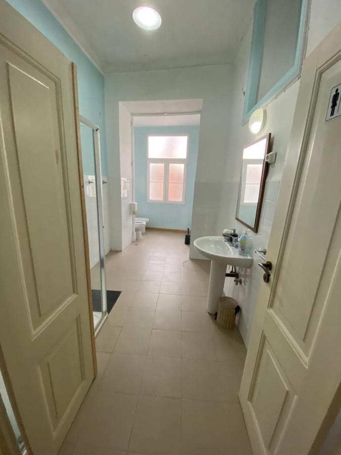 Artdeco Chiado 4 - Large Comfortable Double Room With Shared Bathroom Лісабон Екстер'єр фото