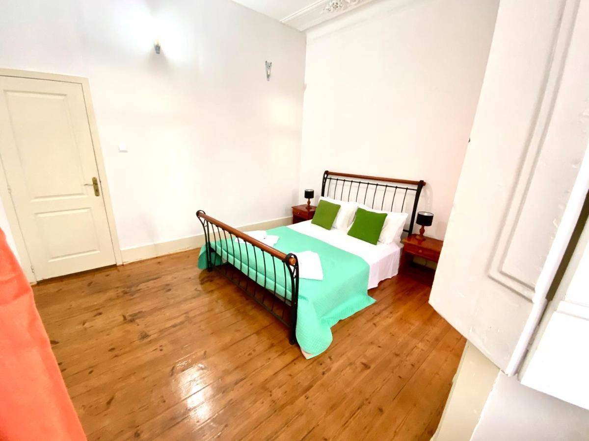 Artdeco Chiado 4 - Large Comfortable Double Room With Shared Bathroom Лісабон Екстер'єр фото