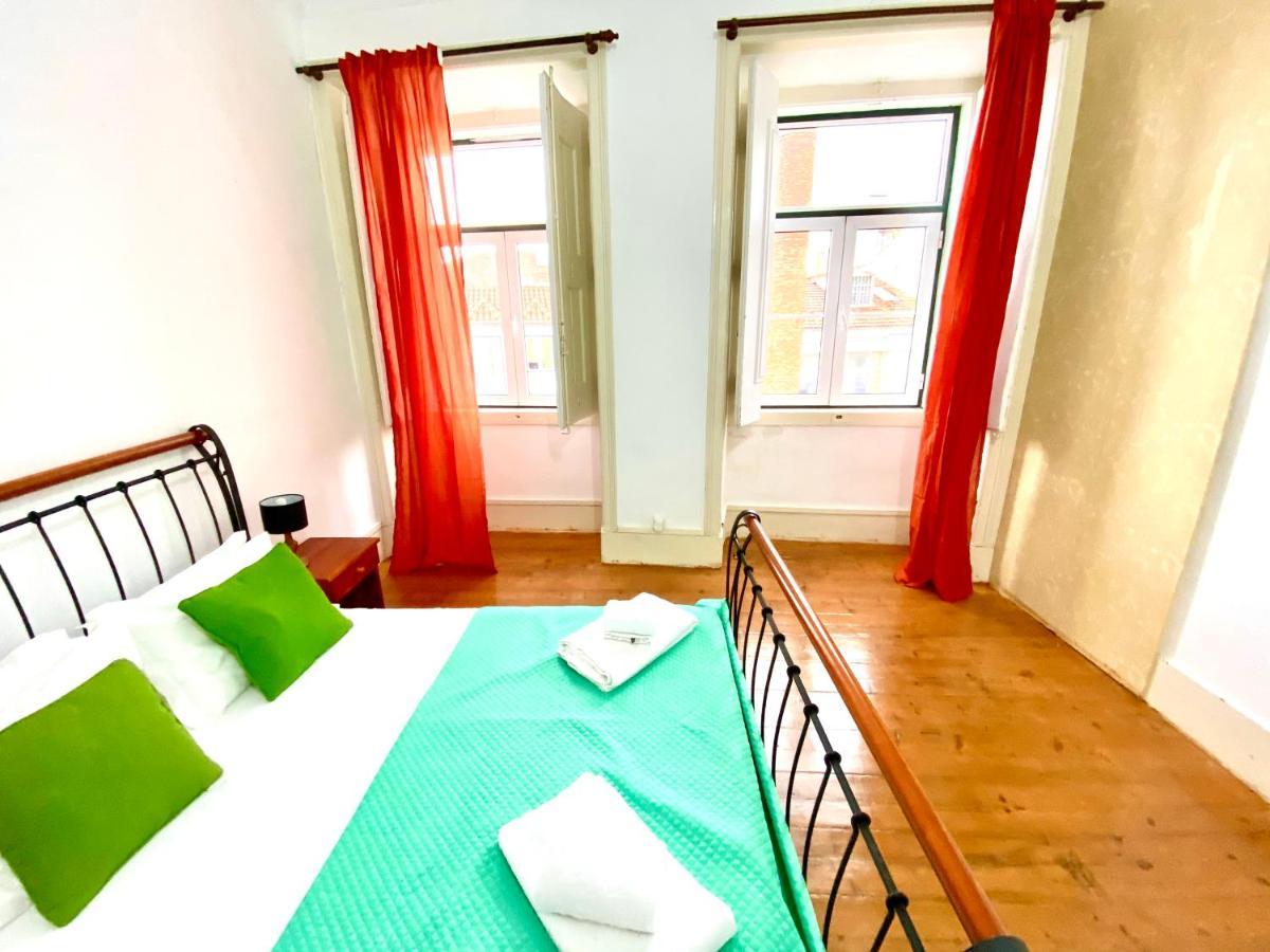 Artdeco Chiado 4 - Large Comfortable Double Room With Shared Bathroom Лісабон Екстер'єр фото